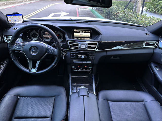 M-BENZ賓士 E200 ESTATE  第5張相片