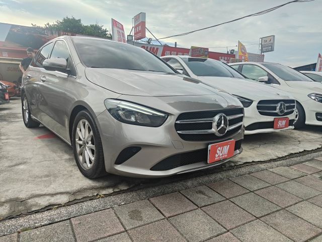 會長の店認證車☆總代理大改款 B200.自用跑四萬公里.雙前電動記憶座椅  第1張相片