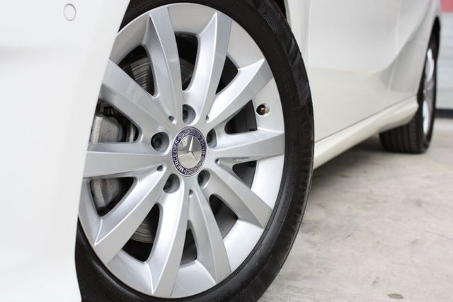 會長の店認證車/一年保固☆16年4月掛牌頂級B180小改款旗艦版‧選配6/4分前座椅+少見選配恆溫+後出風口‧免鑰匙啟動  第19張相片