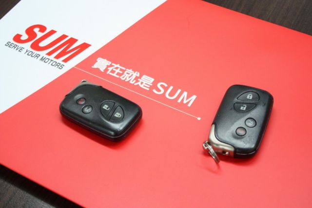 會長の店認證車/0利率專案+全車保固☆小改款IS250‧免鑰匙•自用車+保證只跑13萬公里•後檔遮陽簾‧巡跡‧智慧雙恆溫  第7張相片