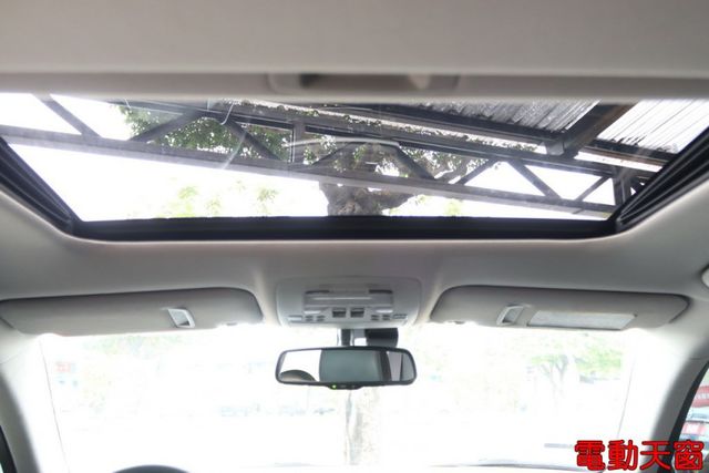 會長の店認證車/0利率專案+全車保固☆小改款IS250‧免鑰匙•自用車+保證只跑13萬公里•後檔遮陽簾‧巡跡‧智慧雙恆溫  第12張相片