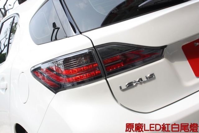 會長の店認證車/大電池已更換保固兩年☆頂級豪華版有摸門+雨滴感應‧電動記憶椅‧1.8油電.一手車保證跑9萬.十安  第16張相片