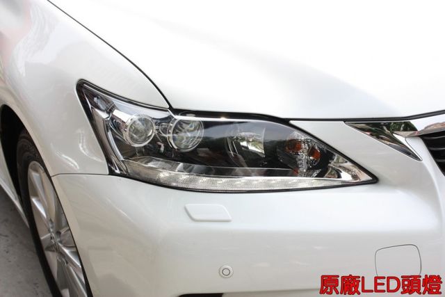 會長の店認證車/大電池已更換保固兩年☆頂級豪華版有摸門+雨滴感應‧電動記憶椅‧1.8油電.一手車保證跑9萬.十安  第17張相片