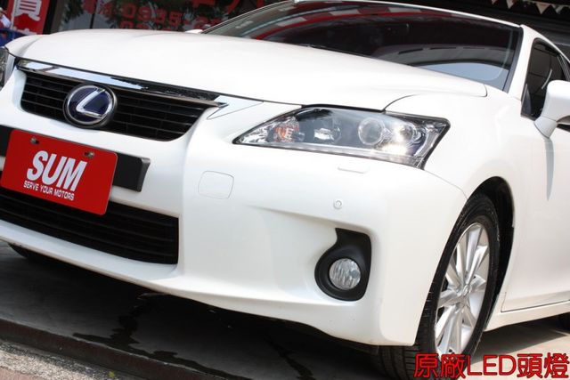 會長の店認證車/大電池已更換保固兩年☆頂級豪華版有摸門+雨滴感應‧電動記憶椅‧1.8油電.一手車保證跑9萬.十安  第18張相片