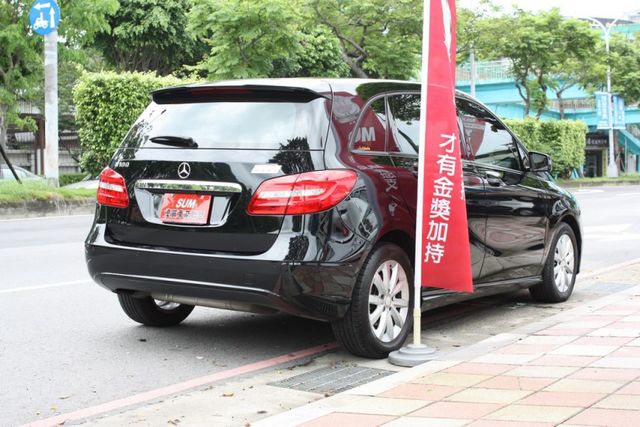 會長の店認證車/0利率專案+全車保固☆14年型頂級總代理B180‧自用車+保證只跑九萬多公里‧自動停車‧定速‧九安  第2張相片