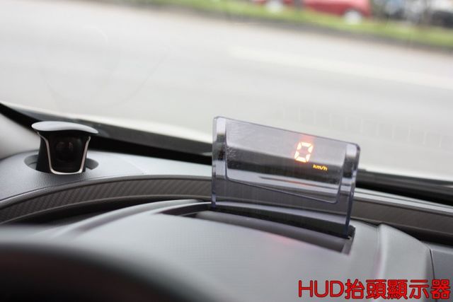 會長の店認證車/0利率專案+全車保固☆極美小改款U6 1.8‧一手車+保證跑4萬‧天窗‧影音大螢幕‧抬頭顯示器  第9張相片