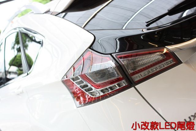 會長の店認證車/0利率專案+全車保固☆極美小改款U6 1.8‧一手車+保證跑4萬‧天窗‧影音大螢幕‧抬頭顯示器  第17張相片
