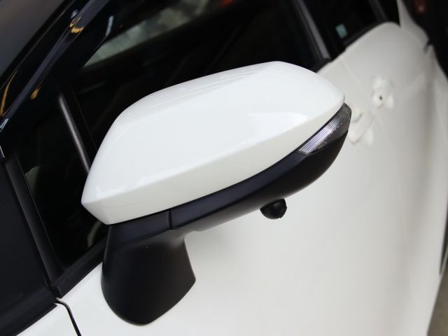 會長の店認證車/五重送專案+全車保固☆頂級尊爵雙電滑+360度環景，七人座客車～安卓大螢幕‧里程保證‧八安‧免鑰匙•巡跡  第17張相片