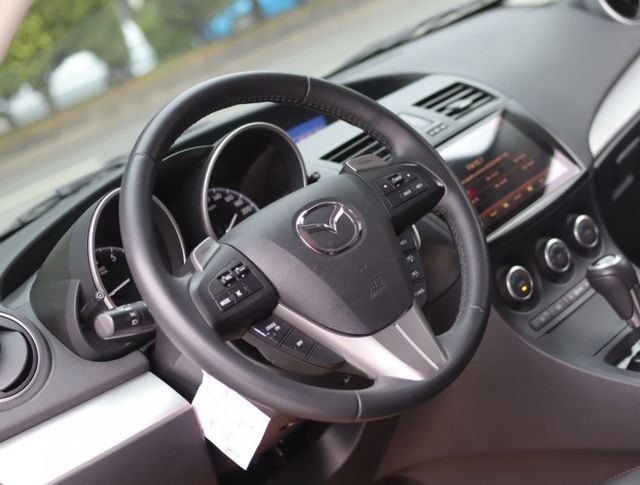 會長の店認證車/0利率專案+全車保固☆小改款 馬三 2.0‧自用車+保證只跑七萬多公里.雙安+方向盤音控快撥.胎壓偵測器  第3張相片