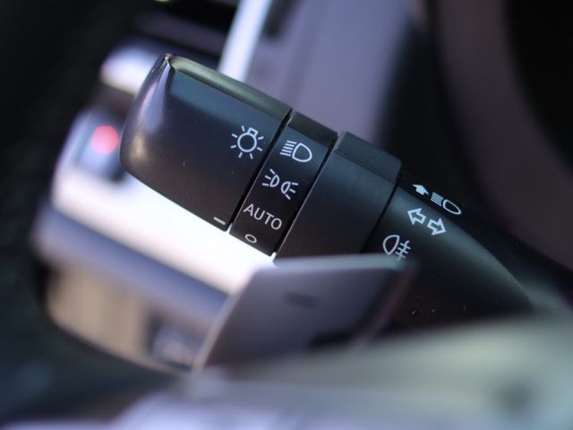 會長の店認證車/五重送專案/16年型～2.0XT渦輪4WD最頂級款‧全景天窗‧電動尾門‧定速‧電動椅‧F1快撥，鋼圈  第16張相片