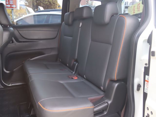 會長の店認證車/五重送專案+新車保固☆小改款少見七人座客車～頂級八安1.8S‧免鑰匙+雙側滑門•LED尾燈‧巡跡‧大螢幕  第5張相片