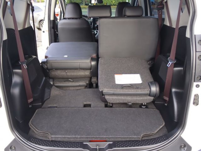 會長の店認證車/五重送專案+新車保固☆小改款少見七人座客車～頂級八安1.8S‧免鑰匙+雙側滑門•LED尾燈‧巡跡‧大螢幕  第9張相片