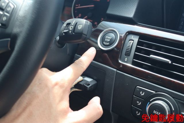 會長の店認證車/五重送專案+全車保固☆總代理320I•自用車庫車+保證只跑11萬•循跡防滑+雙前座電動座椅  第8張相片