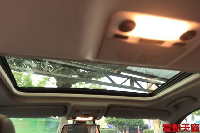 會長の店認證車/五重送專案+全車保固☆總代理320I•自用車庫車+保證只跑11萬•循跡防滑+雙前座電動座椅  第14張相片