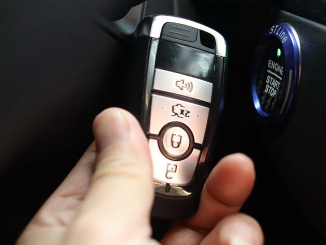 會長の店認證車/☆獨家全車保固＋三年保固/少見旗艦ST-LINE 1.5空力套件/原廠保養/大螢幕/免鑰/新車92.9  第9張相片