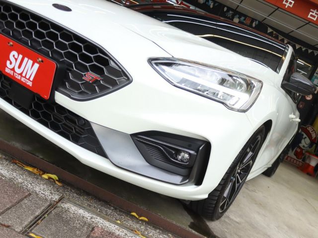 會長の店認證車/☆獨家全車保固＋三年保固/少見旗艦ST-LINE 1.5空力套件/原廠保養/大螢幕/免鑰/新車92.9  第18張相片