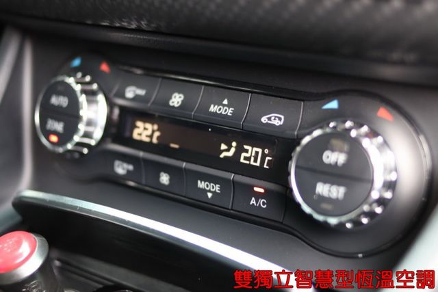 會長の店認證車/五重送專案☆17年型總代理小改款A180 AMG‧免鑰匙+選配HK音響.電動座椅.倒車顯影‧避震+排氣管  第11張相片