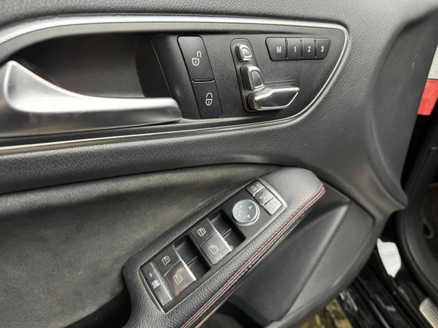 會長の店認證車/五重送專案☆17年型總代理小改款A180 AMG‧免鑰匙+選配HK音響.電動座椅.倒車顯影‧避震+排氣管  第12張相片
