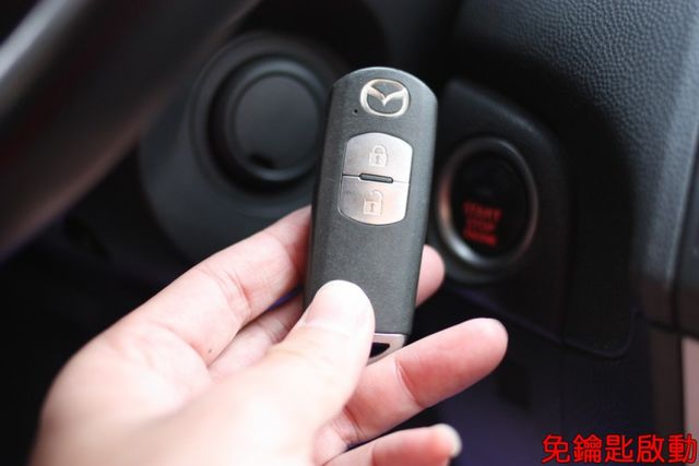 會長の店認證車☆五重送專案☆小改款微笑馬三 2.0 S版.自用車+里程數保證.免鑰匙.天窗.定速.大螢幕  第8張相片
