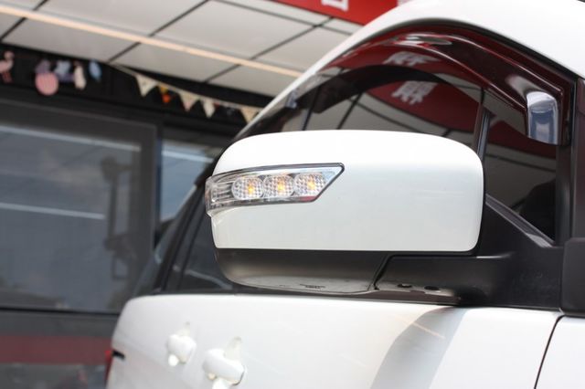 會長の店認證車/五重送專案+全車保固☆少見有旗艦正七人座‧獨有巡跡+雙電動滑門.六安+定速.電動天窗+電動椅‧三台大螢幕  第17張相片