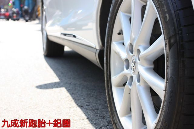 會長の店認證車/五重送專案☆小改款空力套件+獨有頂級九安培力亞2.4～‧免鑰匙‧雙電動滑門•電尾門‧巡跡‧前+後大螢幕  第9張相片