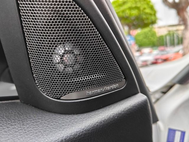會長の店認證車/一年保固☆總代理小改款 320I Touring.一手跑7萬公里.電尾門+HK音響.M版鋼圈‧全景天窗  第13張相片
