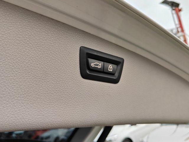 會長の店認證車/一年保固☆總代理小改款 320I Touring.一手跑7萬公里.電尾門+HK音響.M版鋼圈‧全景天窗  第17張相片