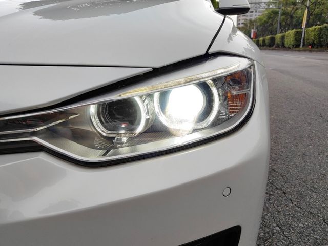 會長の店認證車/一年保固☆總代理小改款 320I Touring.一手跑7萬公里.電尾門+HK音響.M版鋼圈‧全景天窗  第20張相片