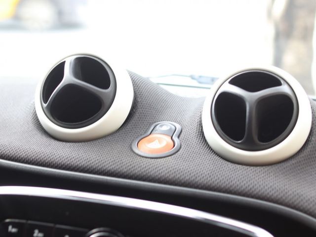 會長の店認證車/五重送專案☆SMART Fortwo 1.0.自用車+保證只跑6萬多公里.定速.選配倒車雷達  第5張相片