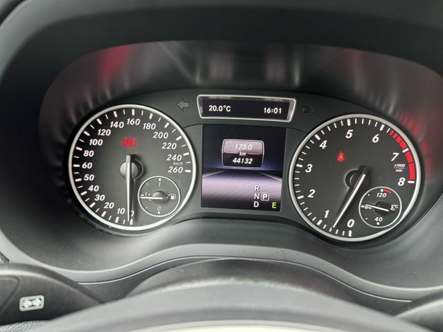 會長の店認證車/五重送專案+全車保固☆小改款總代理少見B200 1.6大馬力•自用車保證跑4萬公里‧加裝導航+倒車顯影  第6張相片