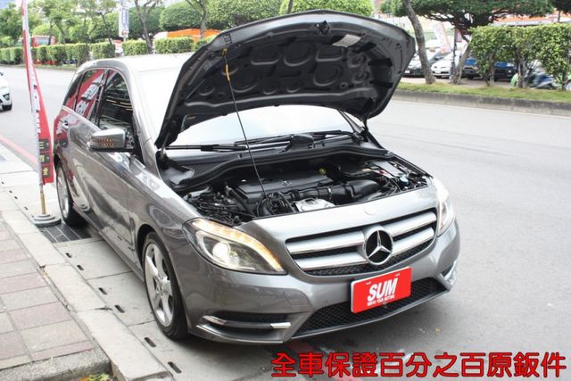會長の店認證車/五重送專案+全車保固☆小改款總代理少見B200 1.6大馬力•自用車保證跑4萬公里‧加裝導航+倒車顯影  第13張相片