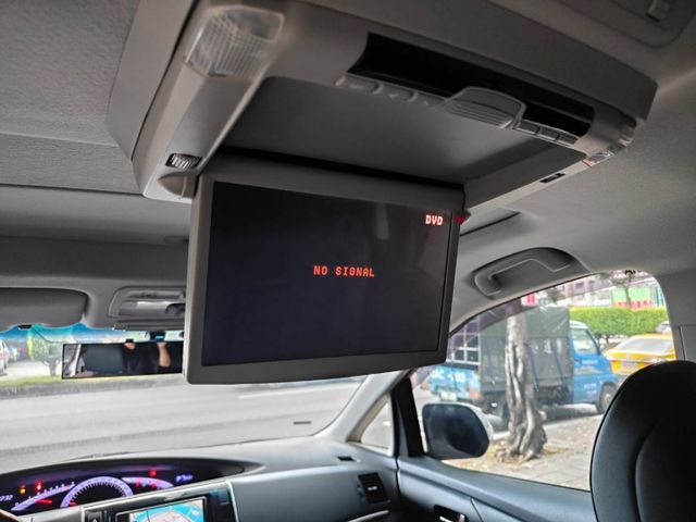會長の店認證車/獨有二年保固☆小改款空力套件+獨有頂級九安培力亞3.5～‧免鑰匙‧雙電動滑門•電尾門‧巡跡‧前+後大螢幕  第18張相片
