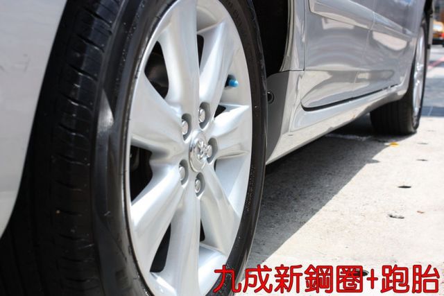 會長の店認證車☆獨家一年保固～純女用自用車保證只跑13萬/定速/小改款/黑皮椅/恆溫空調/美到冒泡  第12張相片