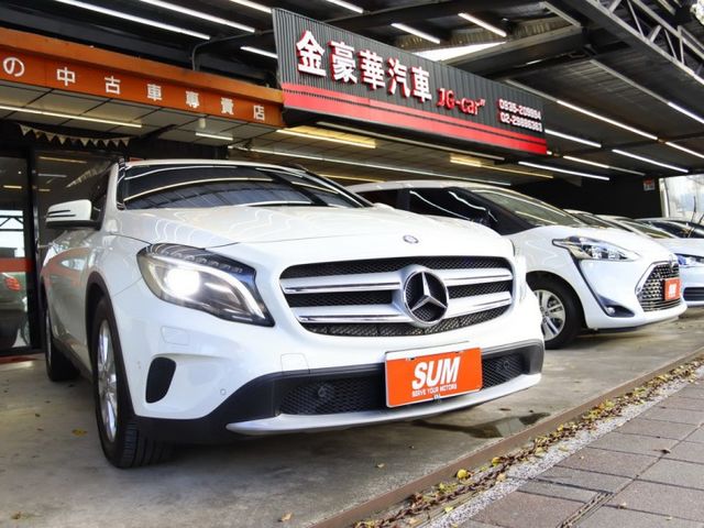 會長の店認證車/五重送專案☆總代理小改款GLA180‧免鑰匙.電動座椅.倒車顯影‧電動尾門  第1張相片