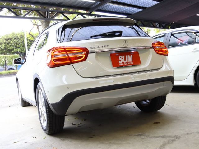 會長の店認證車/五重送專案☆總代理小改款GLA180‧免鑰匙.電動座椅.倒車顯影‧電動尾門  第2張相片