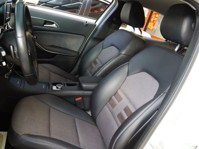 會長の店認證車/五重送專案☆總代理小改款GLA180‧免鑰匙.電動座椅.倒車顯影‧電動尾門  第4張相片