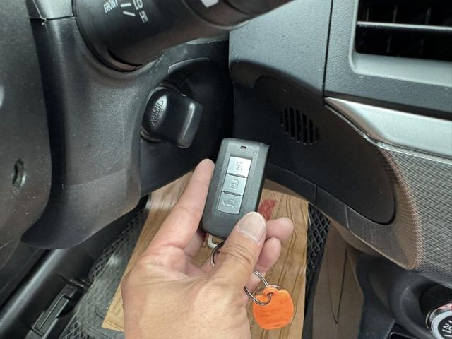 會長の店認證車☆獨家2年保固～1.8小改款/純自用車/黑皮椅/恆溫/定速+選配大螢幕/空力套件/美到冒泡  第9張相片