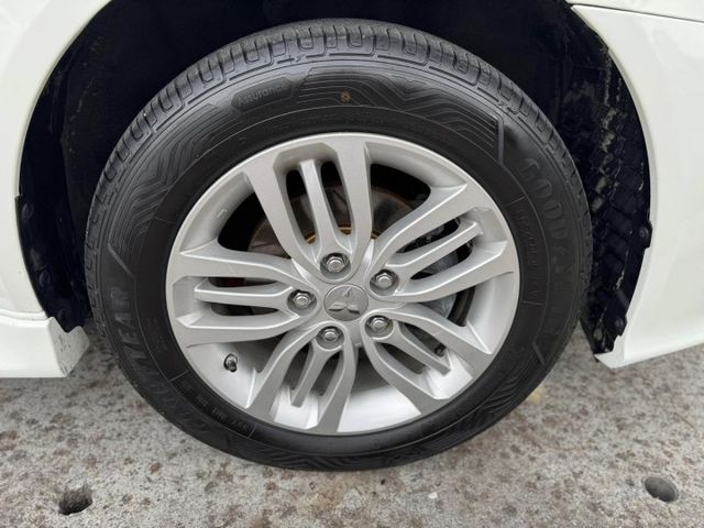 會長の店認證車☆獨家2年保固～1.8小改款/純自用車/黑皮椅/恆溫/定速+選配大螢幕/空力套件/美到冒泡  第12張相片