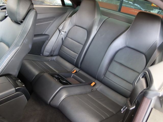 會長の店認證車☆總代理小改款 BENZ E250 Coupe.一手跑十萬.免鑰匙.全景天窗.雙前電動椅  第5張相片