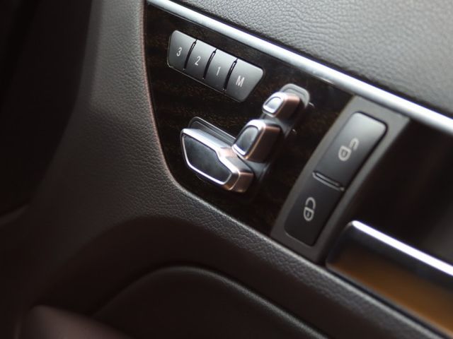 會長の店認證車☆總代理小改款 BENZ E250 Coupe.一手跑十萬.免鑰匙.全景天窗.雙前電動椅  第12張相片