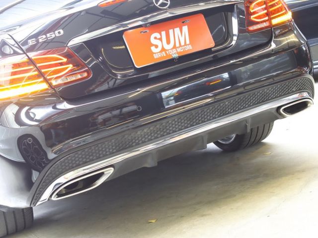 會長の店認證車☆總代理小改款 BENZ E250 Coupe.一手跑十萬.免鑰匙.全景天窗.雙前電動椅  第18張相片