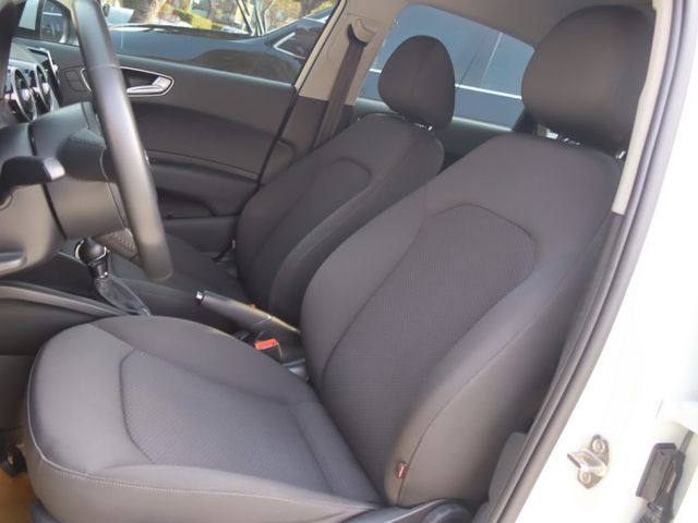 會長の店認證車/五重送專案+全車保固☆總代理 AUDI A1 1.0 25TSFI.自用跑六萬公里.倒車顯影.循跡防滑  第4張相片
