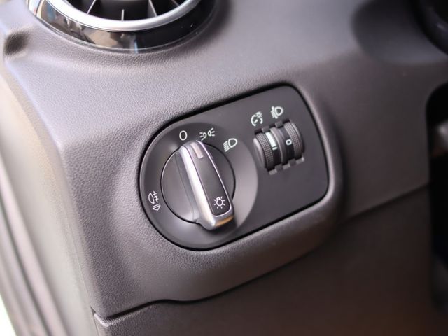 會長の店認證車/五重送專案+全車保固☆總代理 AUDI A1 1.0 25TSFI.自用跑六萬公里.倒車顯影.循跡防滑  第9張相片