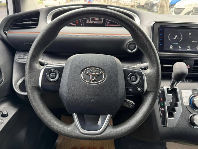 會長の店認證車★小改款七人座里程數保證‧雙電動滑門‧八安‧自動煞車警示‧循跡防滑‧車道偏移  第7張相片