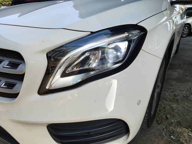 會長の店認證車/客戶託售換賓士新車☆總代理小改款GLA AMG少見‧免鑰匙＋九安.雙電動座椅.導航＋倒車顯影‧電動尾門  第13張相片