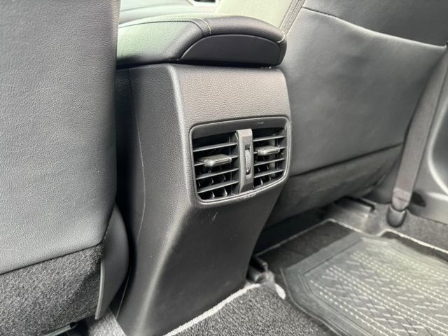 會長の店認證車☆自用車證只跑5萬公里，ACC跟車，車道偏移，AEB自動煞停，後座出風口  第12張相片