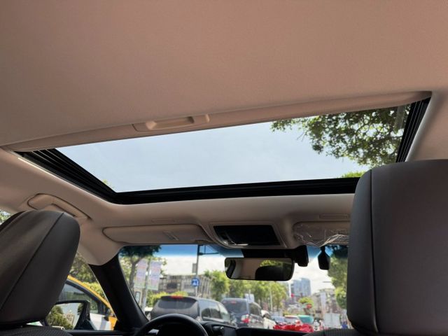 會長の店認證車☆客戶換購瑪莎拉蒂/大改款車款‧一手女用車+保證保證只跑8萬公里.ACC跟車＋車道偏移，倒車顯影，極美車況  第8張相片