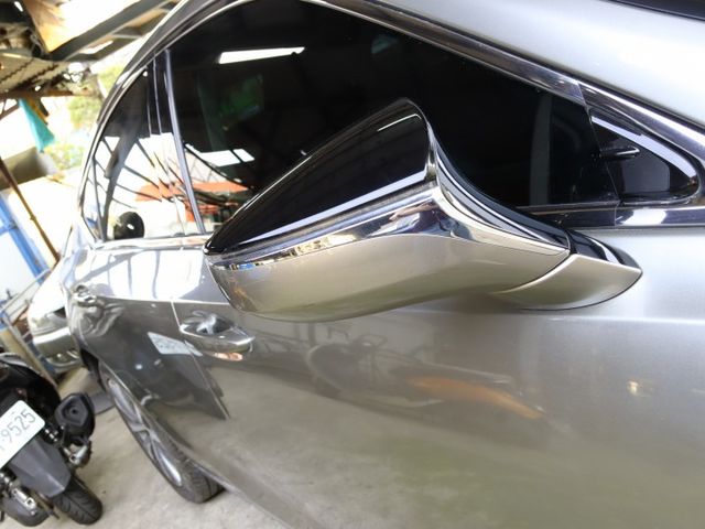 會長の店認證車☆客戶換購瑪莎拉蒂/大改款車款‧一手女用車+保證保證只跑8萬公里.ACC跟車＋車道偏移，倒車顯影，極美車況  第12張相片