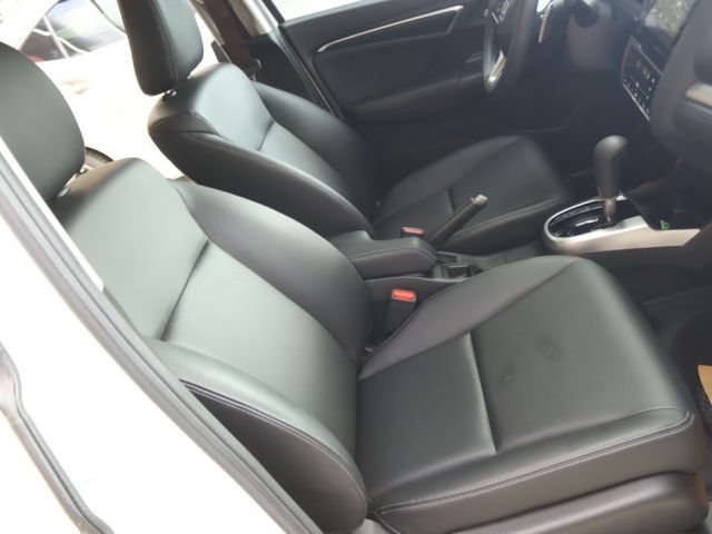 會長の店認證車☆旗艦S版小改款1.5S‧一手車＋保證保證只跑5萬公里/衛星導航/倒車顯影/皮椅/極美車況  第4張相片