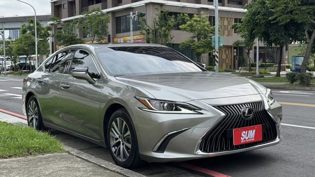 會長の店認證車☆客戶換購瑪莎拉蒂/大改款車款‧一手女用車+保證保證只跑8萬公里.ACC跟車＋車道偏移，倒車顯影，極美車況  第1張相片